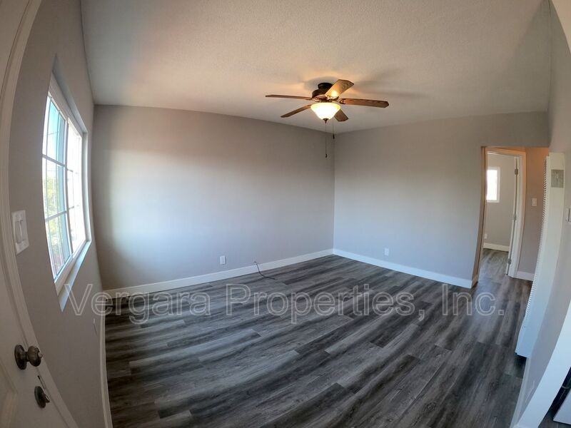 1083 E 7th St #4 - Photo 7 of 19