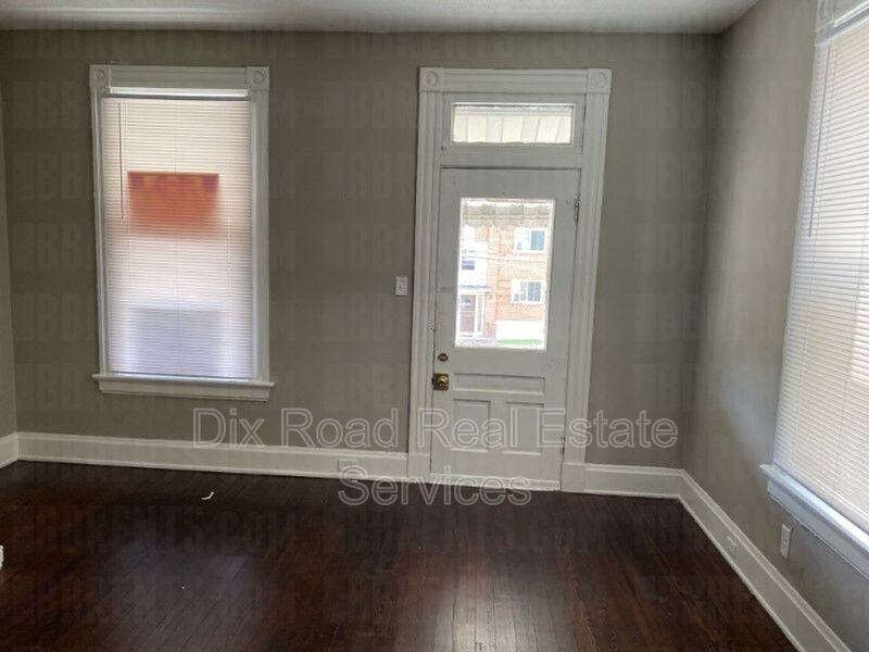 4225 Virginia Ave - Photo 3 of 15