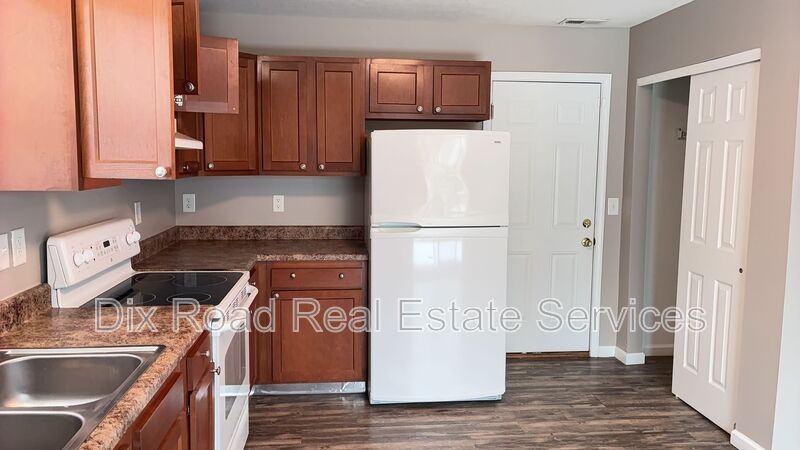 244 Timber Hill Dr - Photo 5 of 16