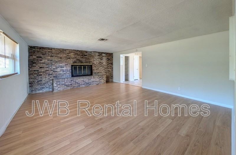 859 Mcduff Ave S - Photo 5 of 17