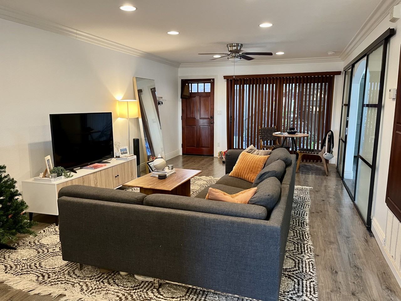 525 Marine St #5 - Photo 7 of 13