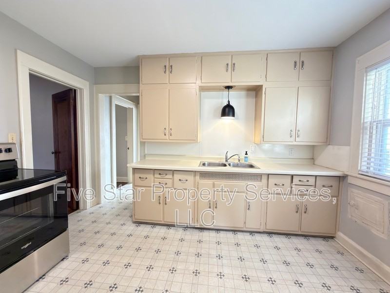 604 Bryn Mawr Blvd - Photo 7 of 12