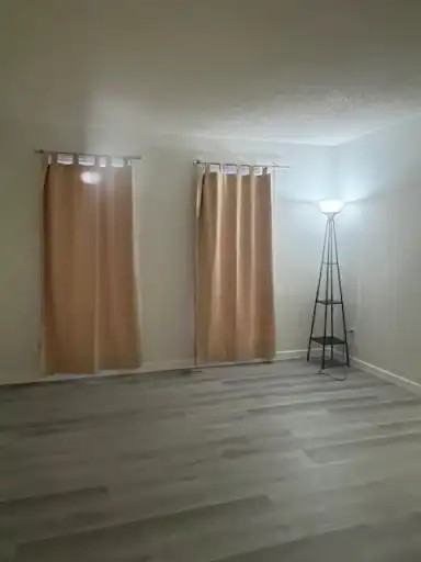 12711 122 St Nw - Photo 2 of 8