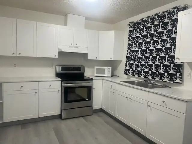 12711 122 St Nw - Photo 4 of 8