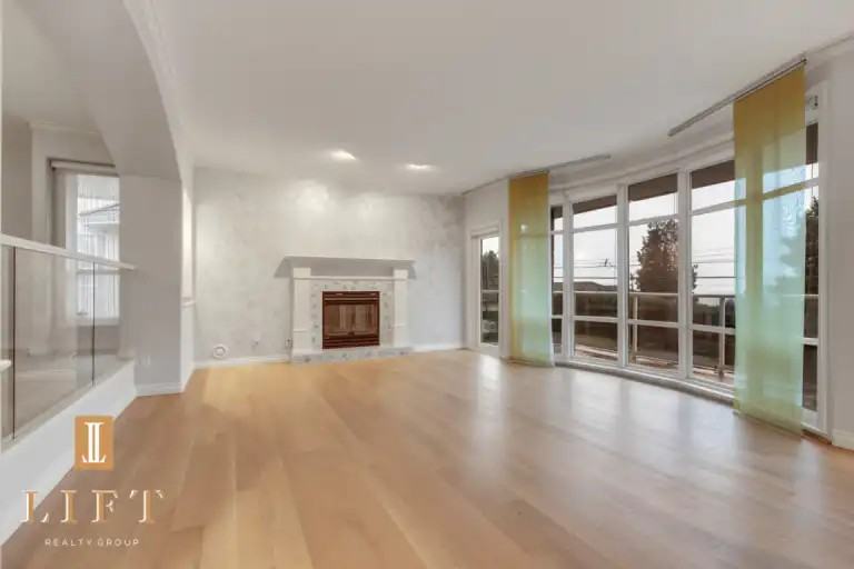 1768 Ocean Park Rd - Photo 5 of 30