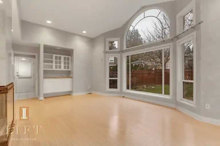 1768 Ocean Park Rd - Photo 7 of 30