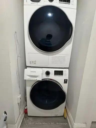 420 Queen St W #1 - Photo 4 of 8