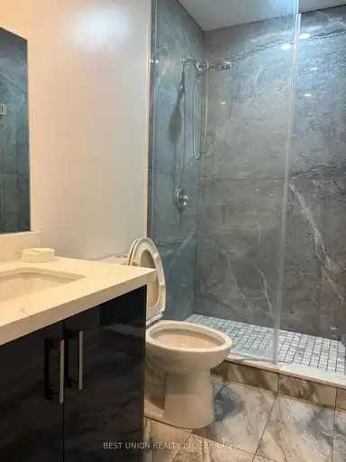 420 Queen St W #1 - Photo 6 of 8