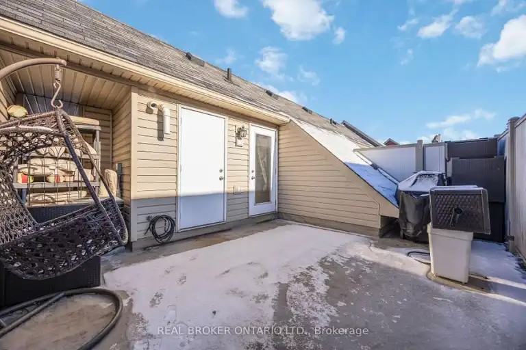 23 Frances Loring Lane #6 - Photo 3 of 16