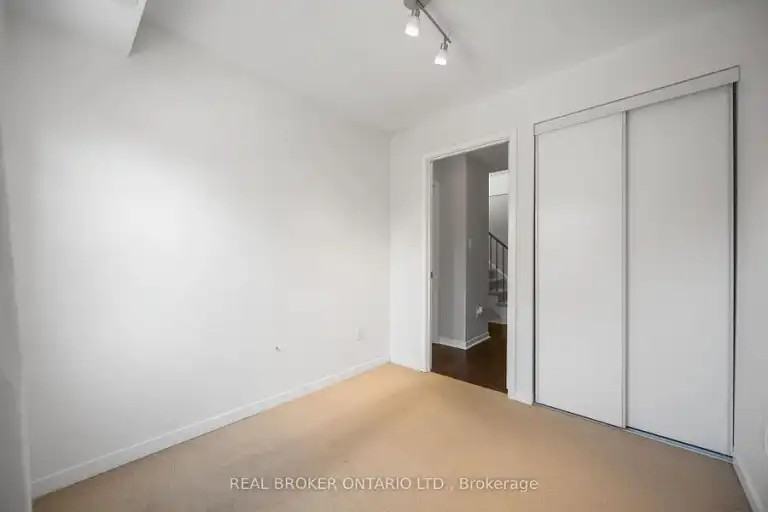 23 Frances Loring Lane #6 - Photo 5 of 16