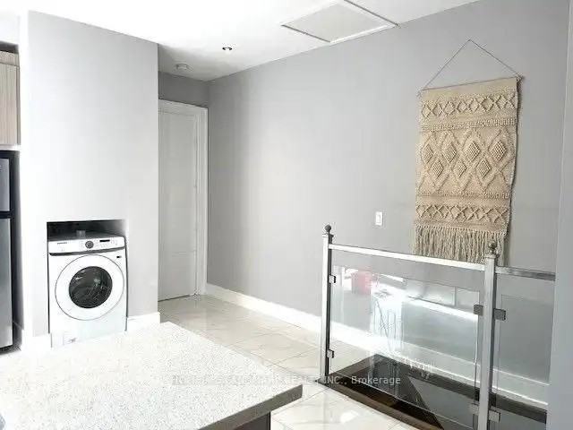 220 Ossington Ave #2 - Photo 2 of 9