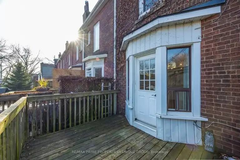 589 Logan Ave - Photo 2 of 14