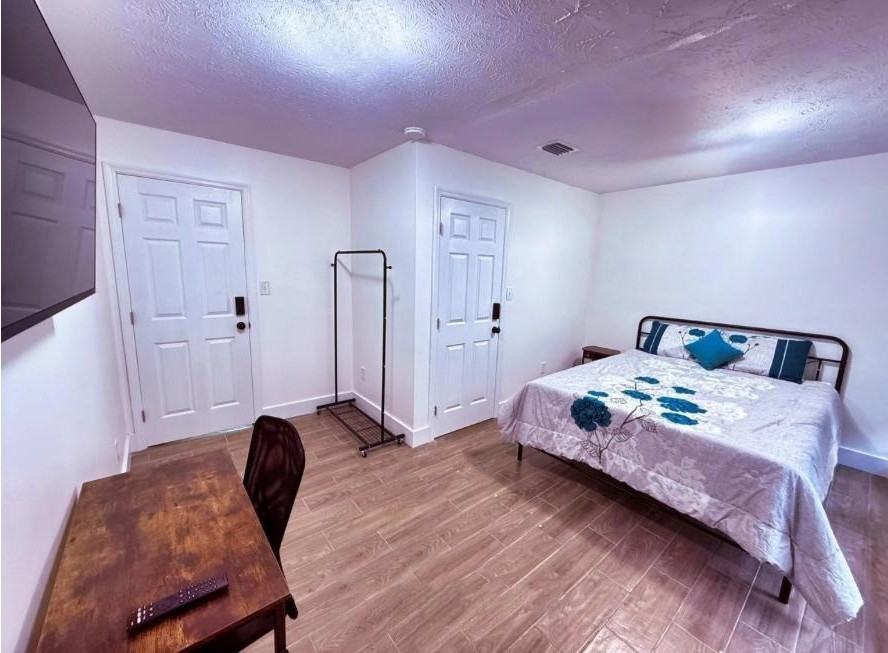 5140 River Bluff Lane - Photo 4 of 10