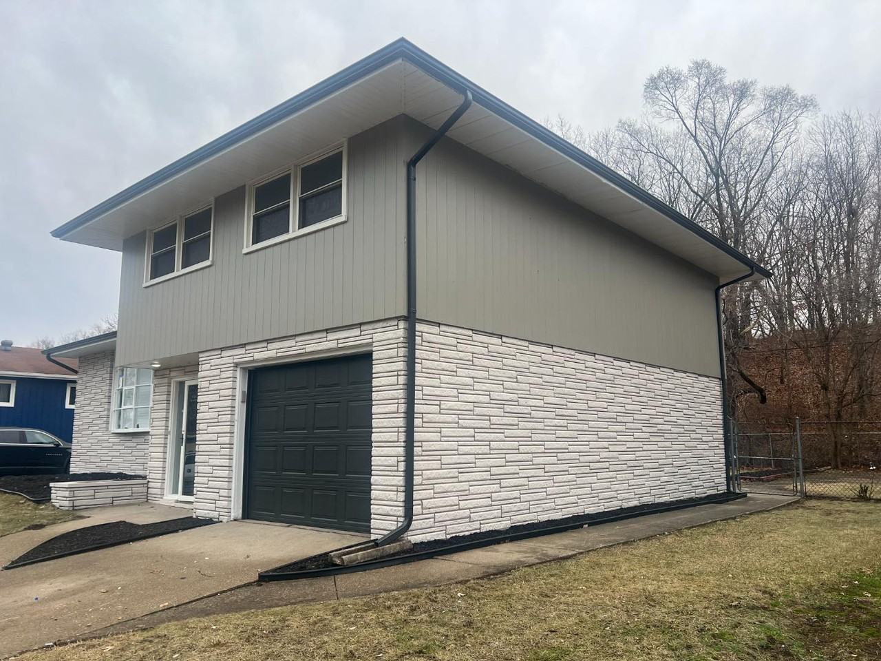 8611 Lakewood Ave - Photo 4 of 20