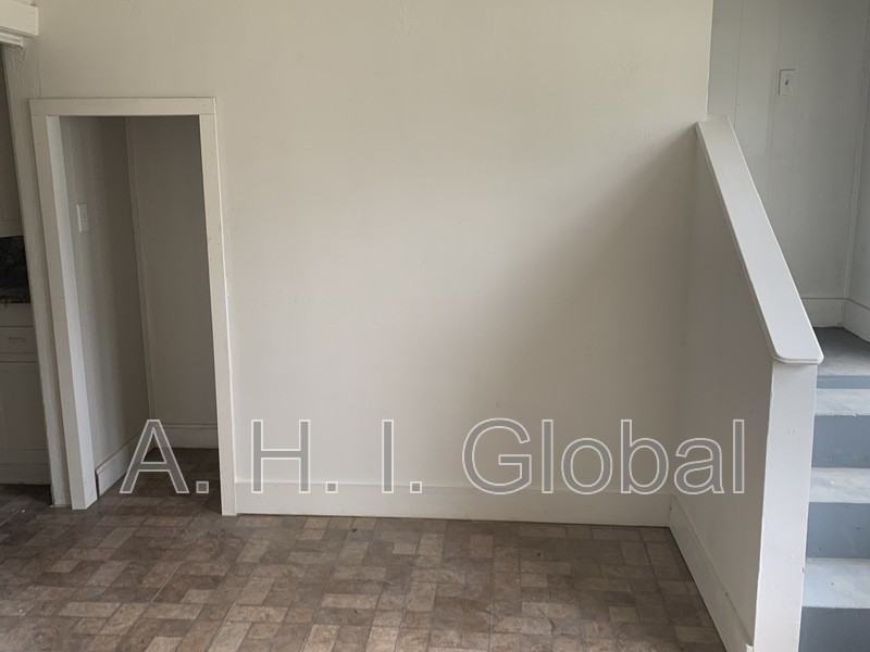 1620 S Hayden St - Photo 3 of 11