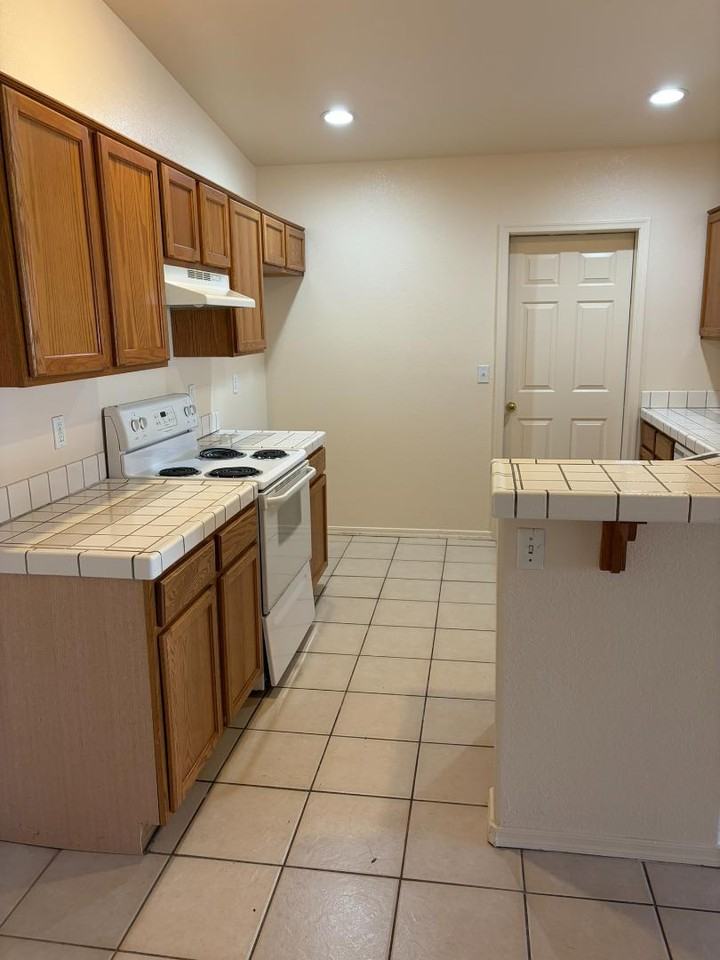 2480 Cutter Ln - Photo 3 of 10