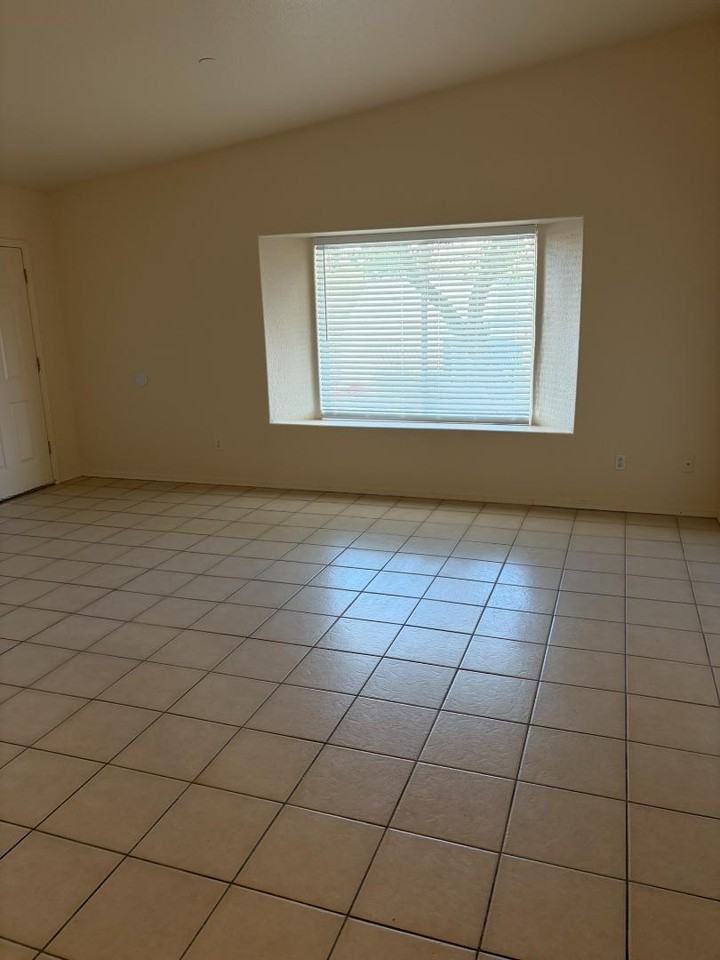 2480 Cutter Ln - Photo 4 of 10