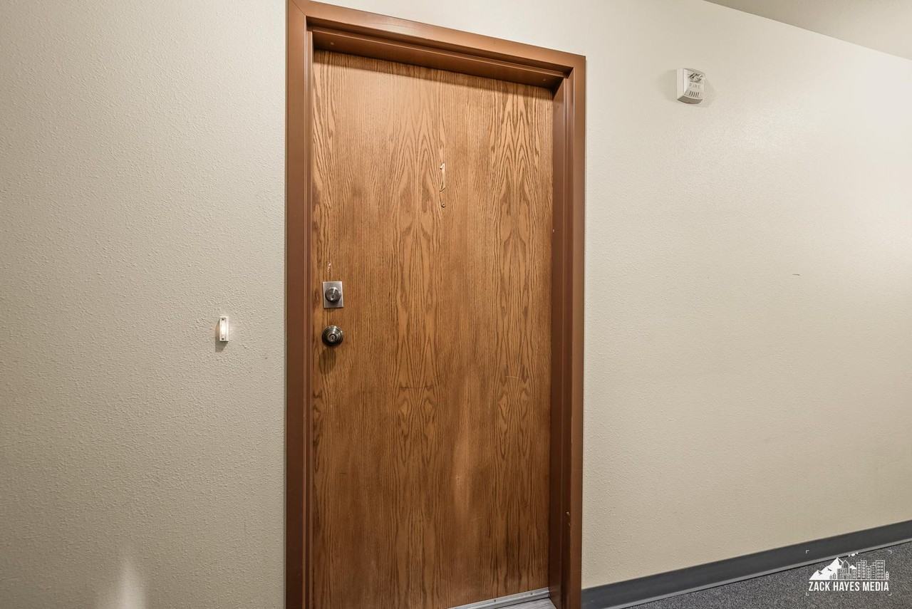 4611 Juneau St - Photo 2 of 10