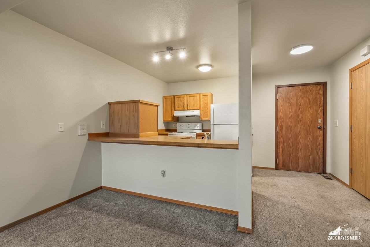 4611 Juneau St - Photo 4 of 10