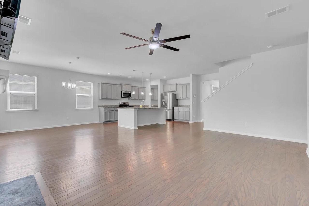 129 Nolin Rd - Photo 3 of 11