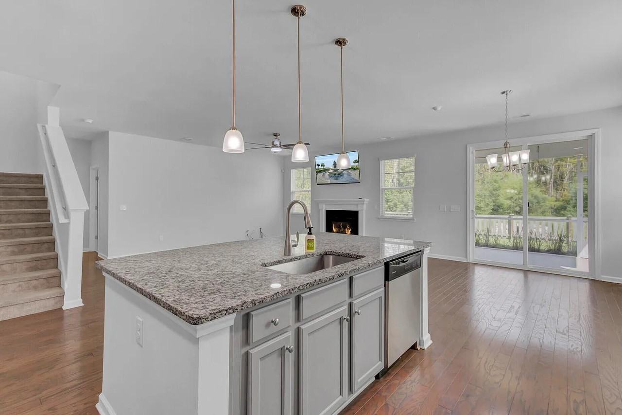 129 Nolin Rd - Photo 4 of 11