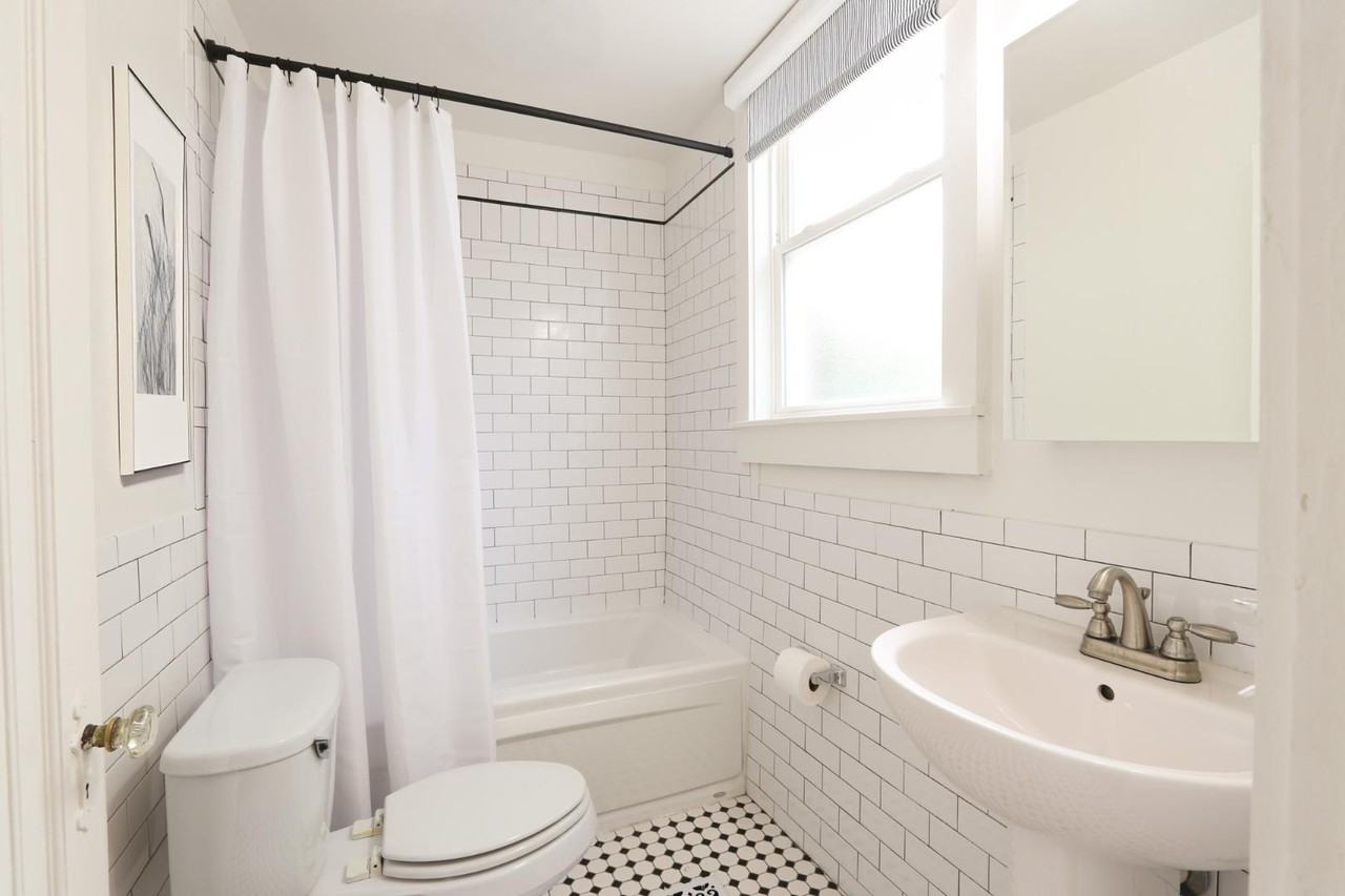 The Brinkley - Photo 7 of 10