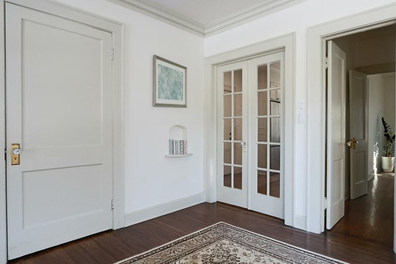 The Lona L Apartments - Photo 3 of 10