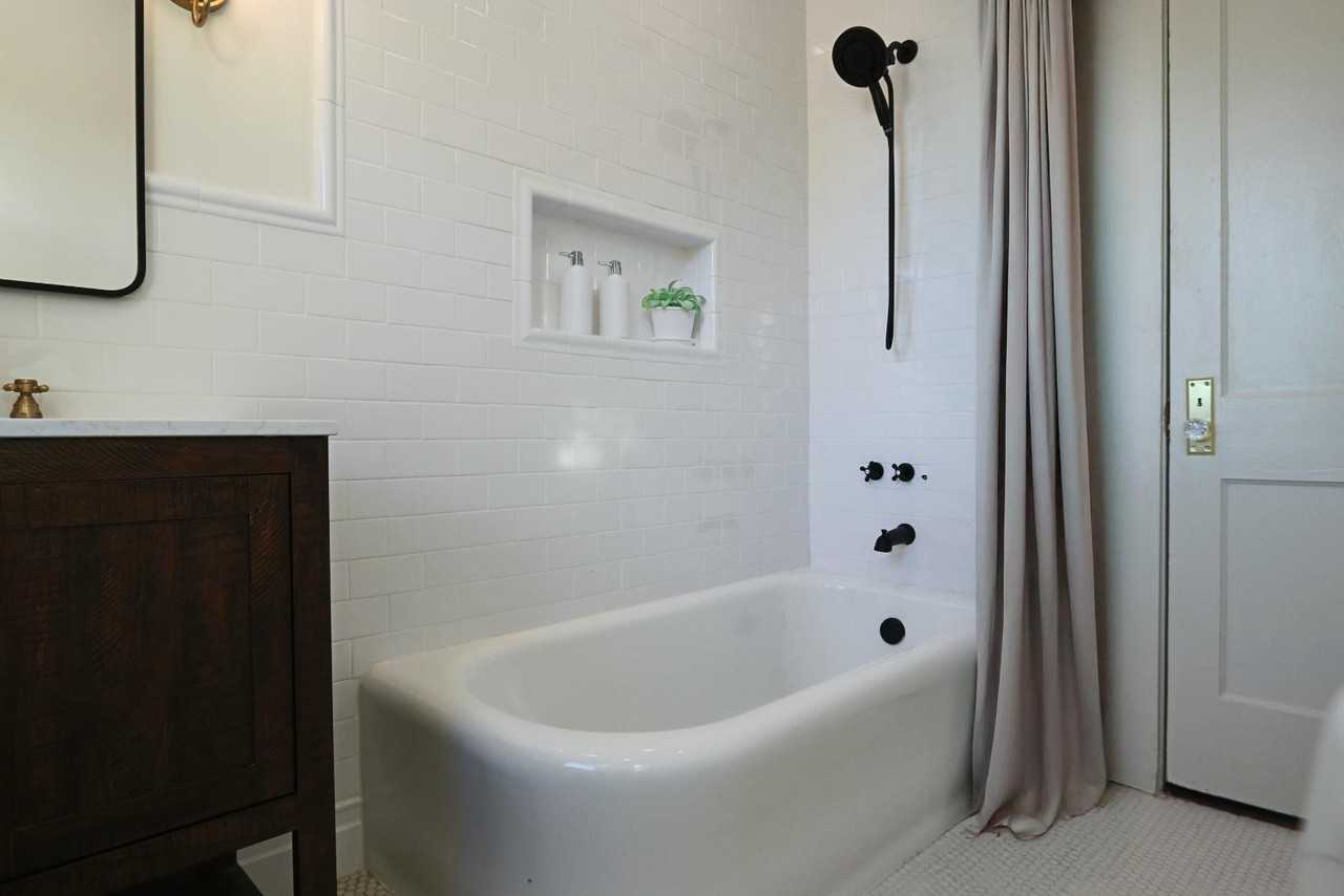 The Lona L Apartments - Photo 6 of 10