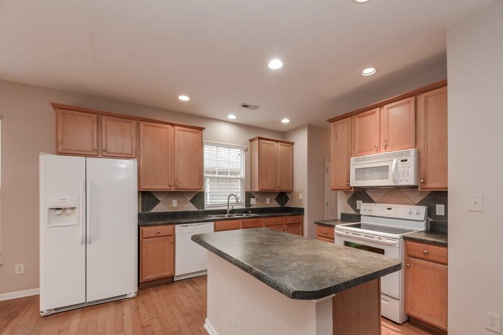 648 Ashbrittle Dr - Photo 6 of 17