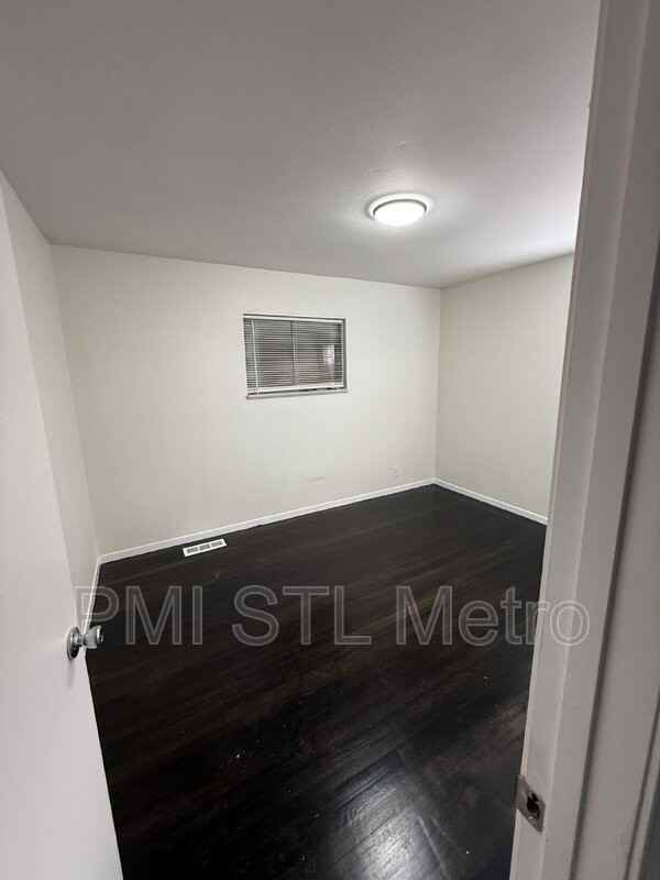 10613 Spring Garden Dr - Photo 5 of 8