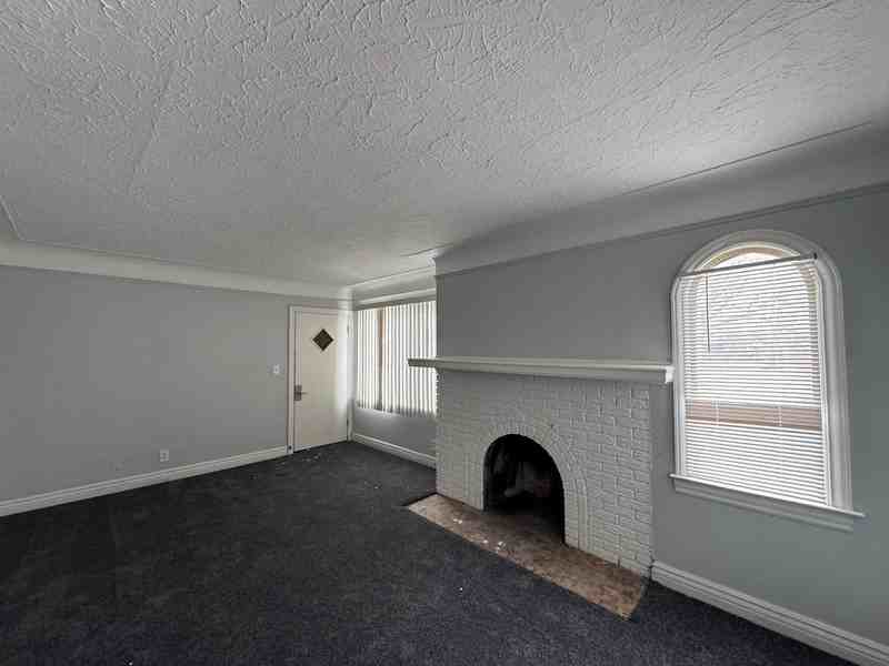 10422 Morley St - Photo 3 of 12
