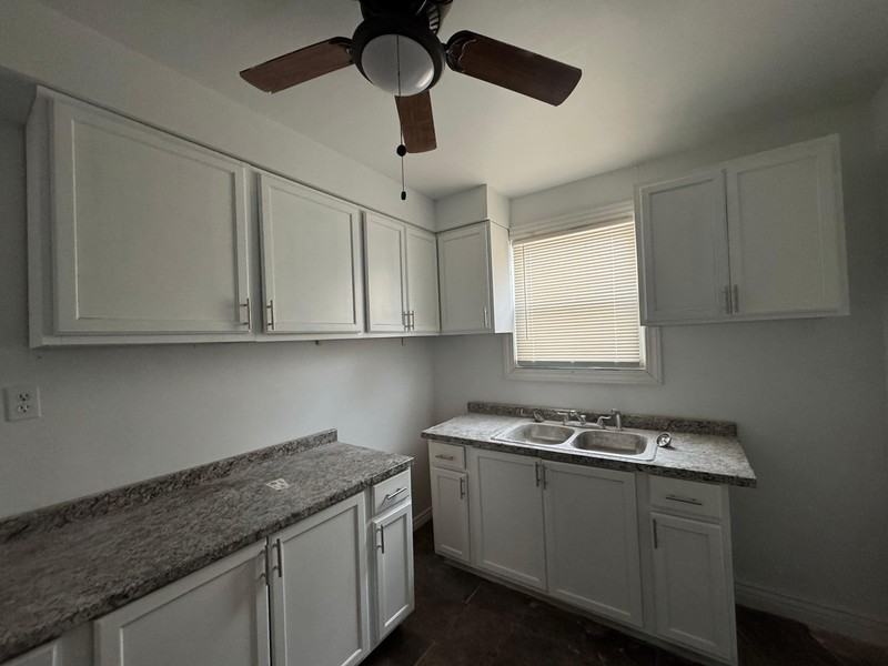 10422 Morley St - Photo 5 of 12