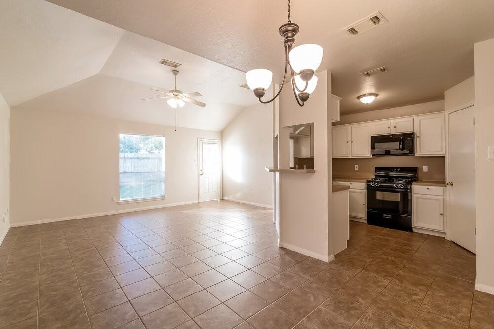 12303 Westlock Dr - Photo 4 of 15