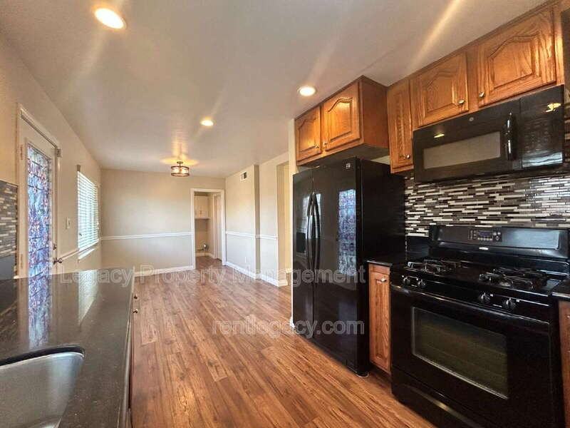 7118 Watt Ave - Photo 7 of 18