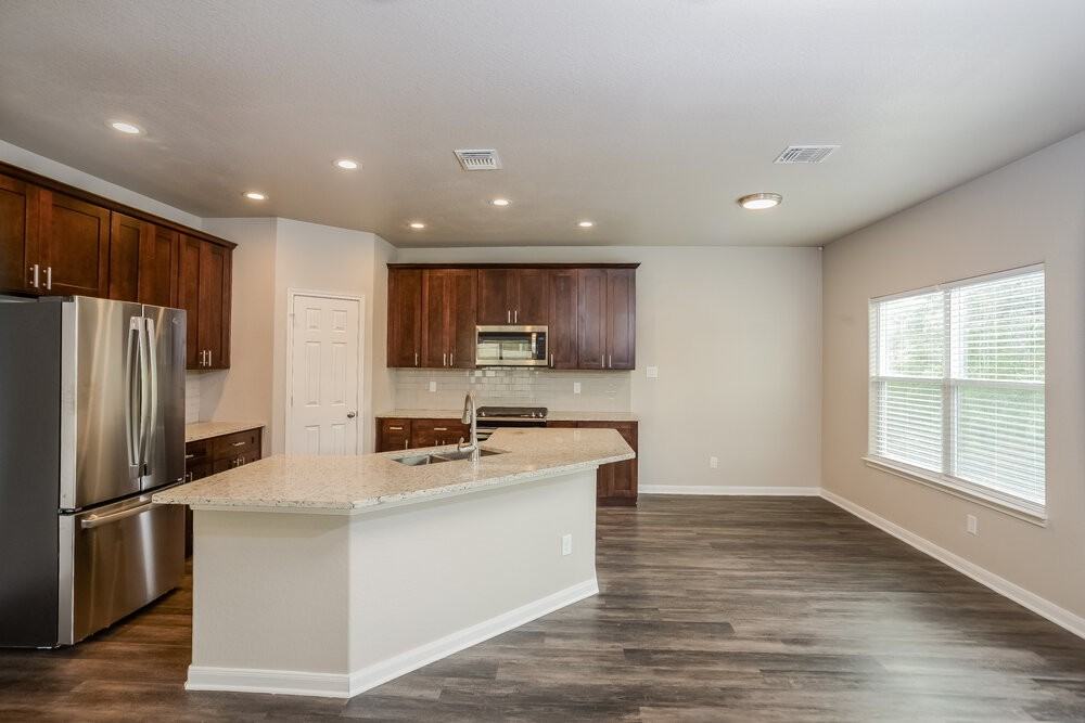 12406 Jacobs Pond - Photo 7 of 17