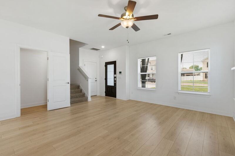 429 Guethlein Dr - Photo 5 of 42