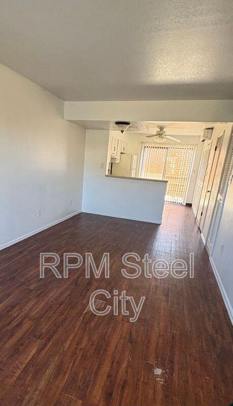 1928 N Salem Ave - Photo 2 of 15