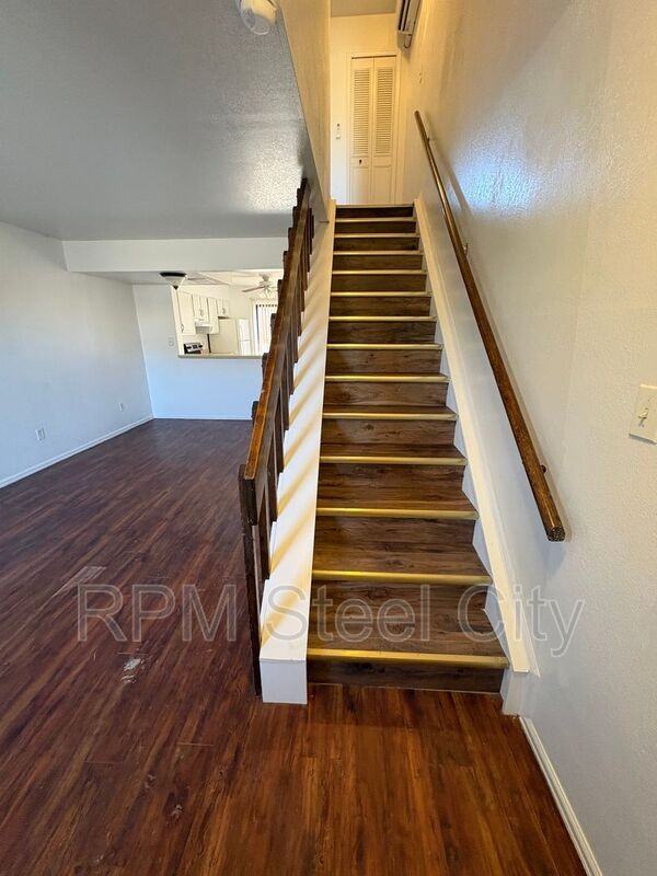 1928 N Salem Ave - Photo 6 of 15