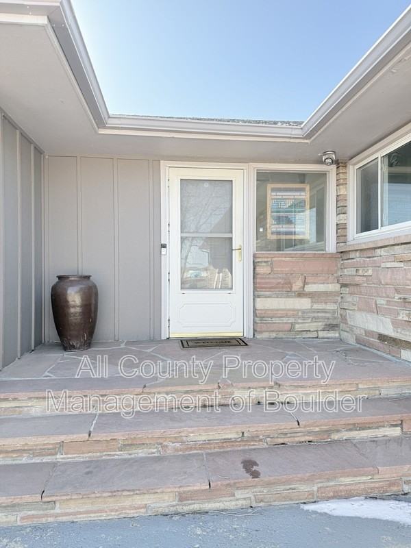 7157 Fairways Dr - Photo 3 of 50