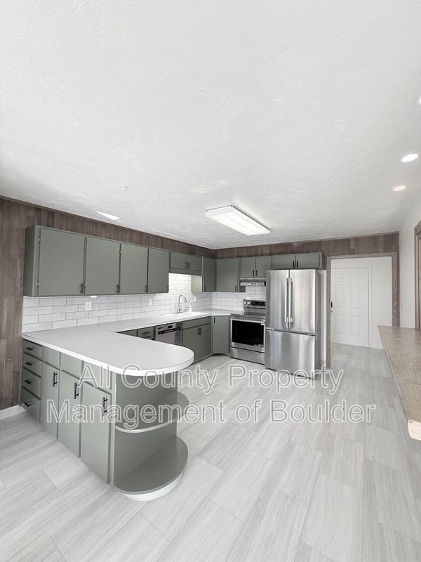 7157 Fairways Dr - Photo 7 of 50