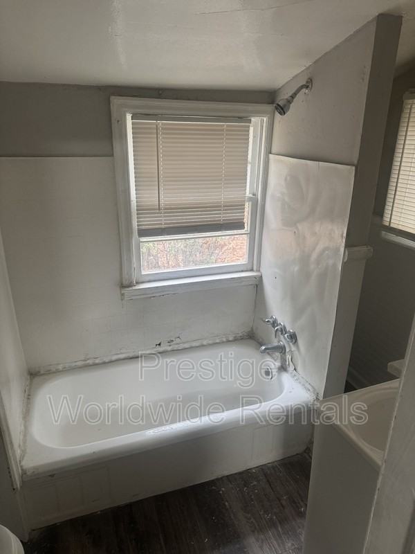 3905 Oates Ave - Photo 2 of 10