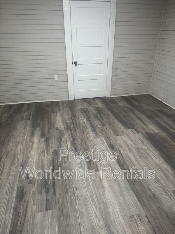 3905 Oates Ave - Photo 3 of 10