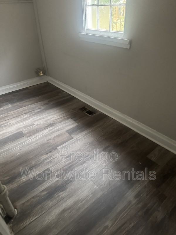 3905 Oates Ave - Photo 4 of 10