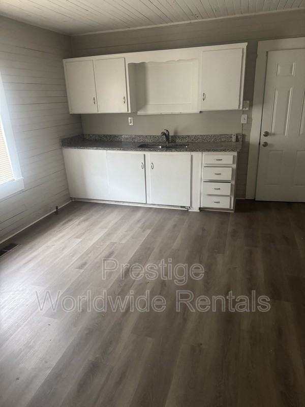 3905 Oates Ave - Photo 5 of 10