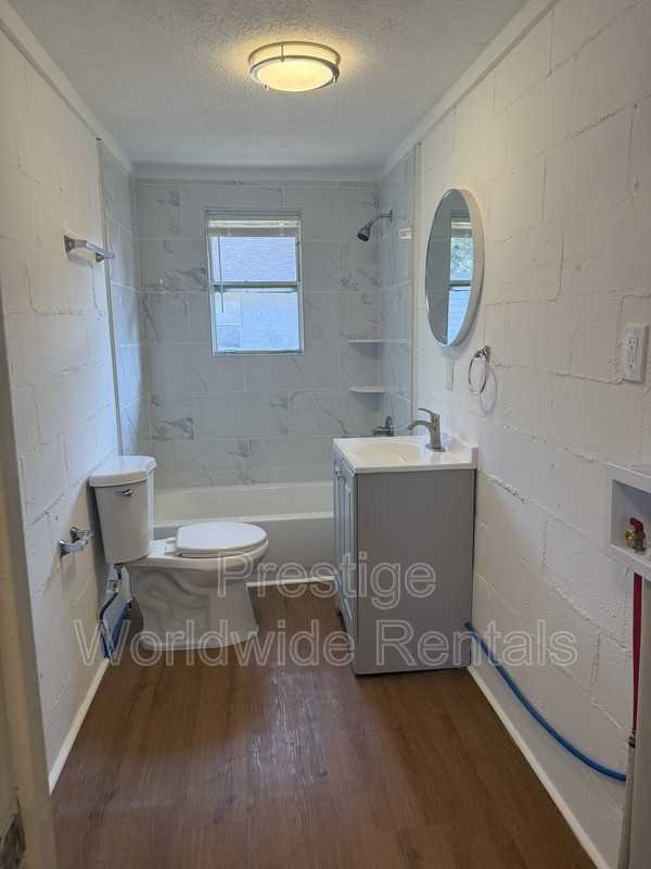 102 Moore St - Photo 2 of 7