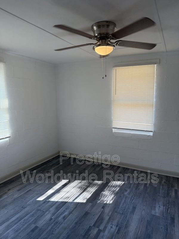 110 Moore St - Photo 2 of 7