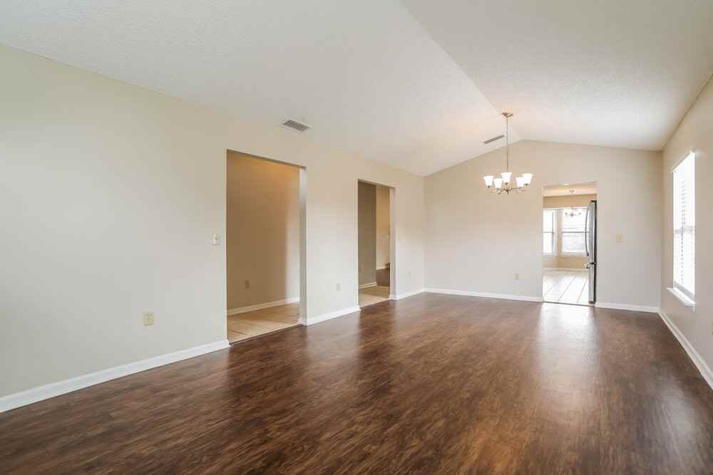 411 Willow Green Dr - Photo 7 of 16