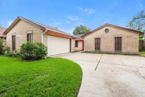 featured image of 10930 Rosewood Ct