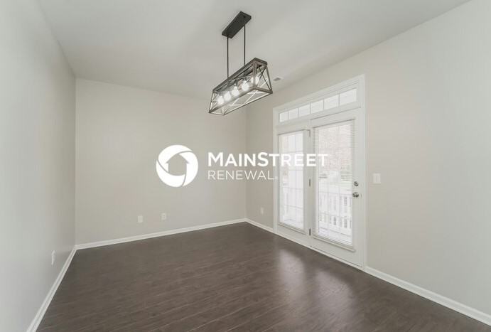 136 E Morehouse Ave - Photo 5 of 16