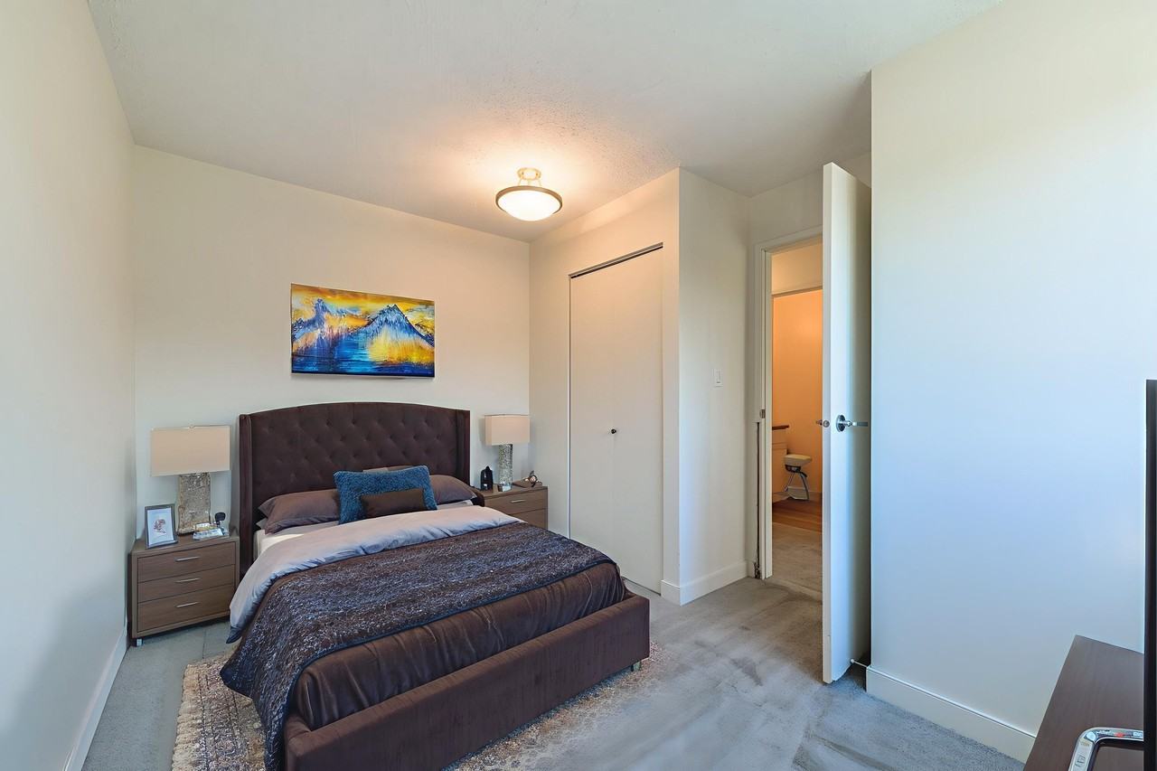 Granville Square - Photo 4 of 10